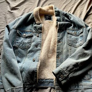 SUNRISE KINGDOM Sherpa Lined Light Wash Denim Jean Jacket Mens